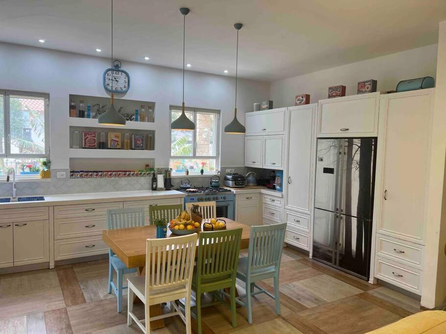 אחוזת היניבים Yaniv Estate Villa Nurit Екстериор снимка