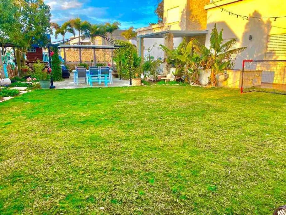 אחוזת היניבים Yaniv Estate Villa Nurit Екстериор снимка